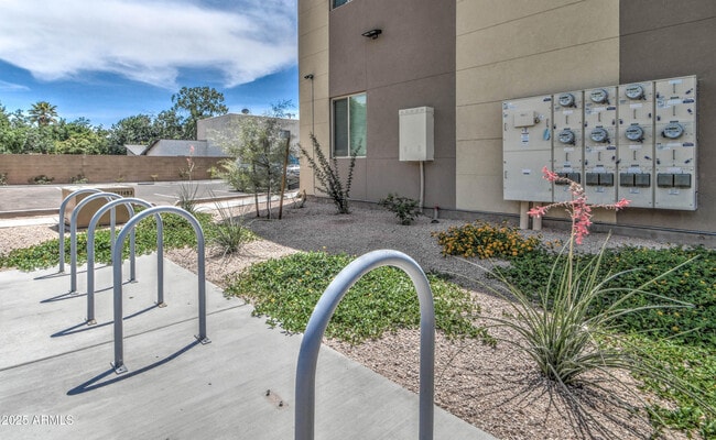 Photo - 1037 S Farmer Ave