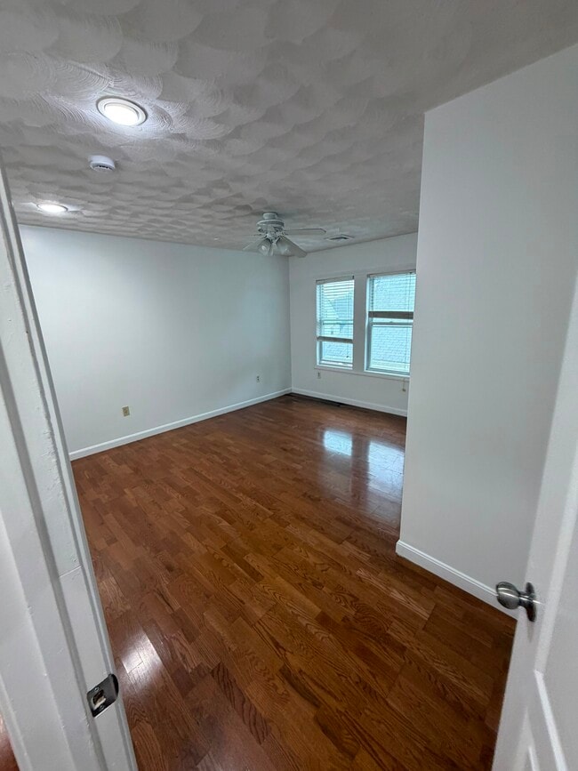Photo - 132 W Selden St Unit 132 Selden