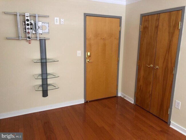 Photo - 1939 Chestnut St Unidad 7B