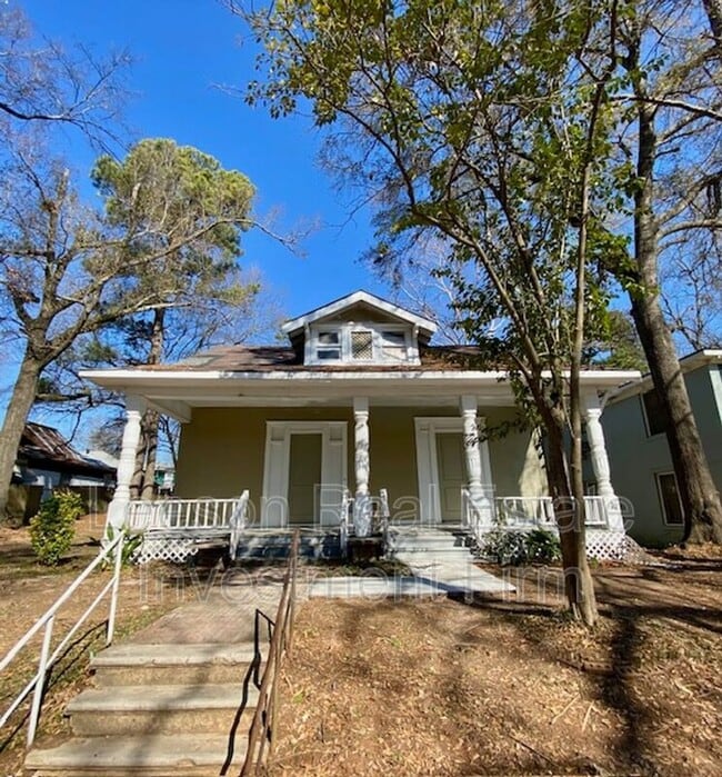 Building Photo - 546 Dalzell St