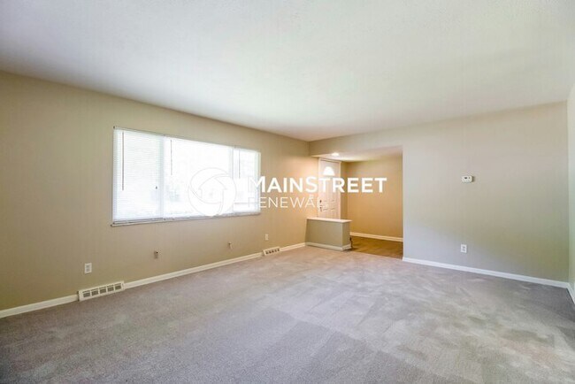 Photo - 3 Bedroom Pet-Friendly Home in Columbus, OH with Main Street Renewal
