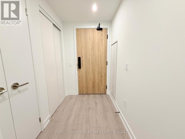 Photo - 1 Fairview Rd E Unité 309