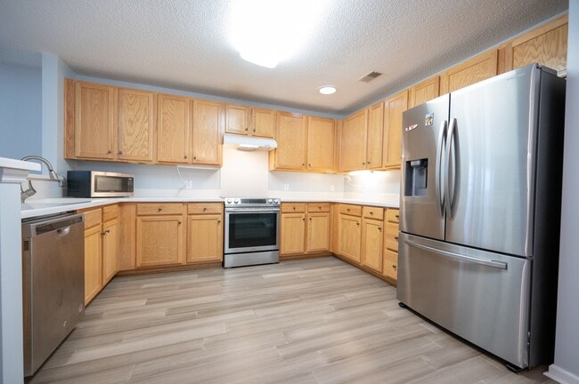 Photo - 343 Briarbend Rd