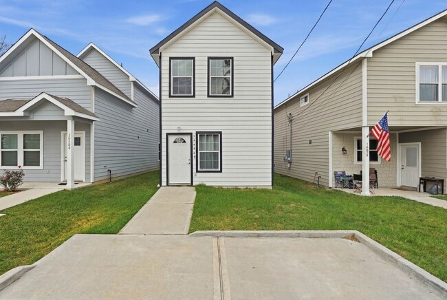 Photo - 16680 E Ivanhoe St