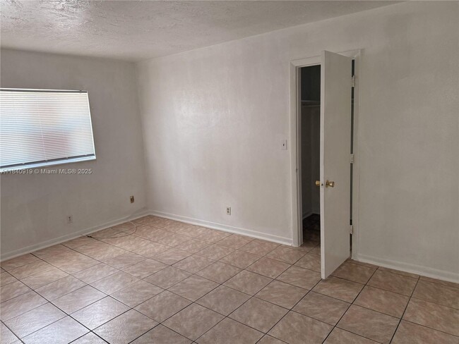 Photo - 5304 NW 22nd St Unidad 5304