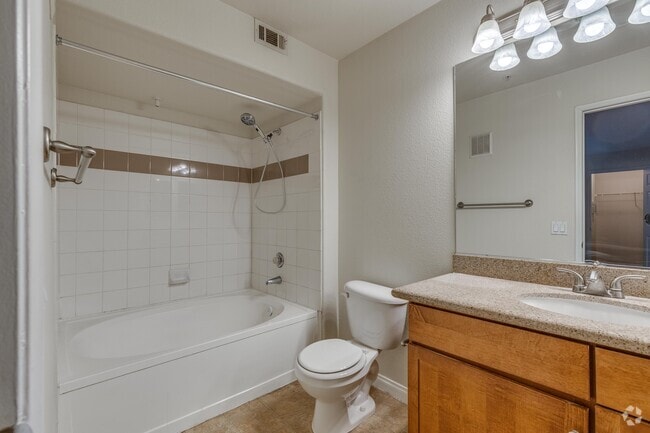 2 BR, 2 BA (Geneva) - 994 SF