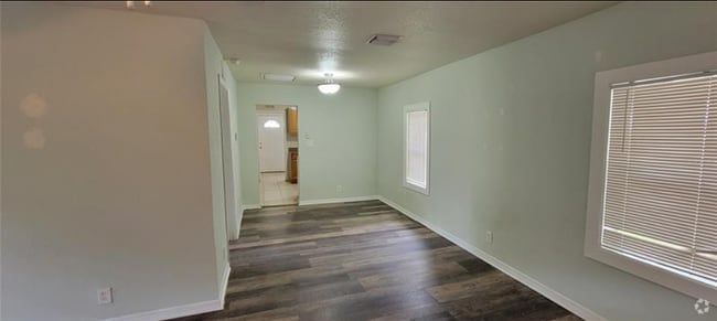 Building Photo - 8520 N Brooks St Rental