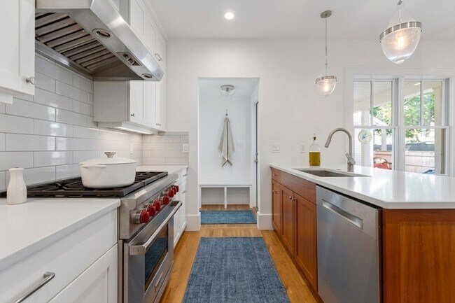 191 Davis Ave