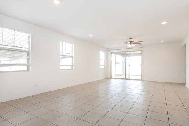 Photo - 11014 W Luxton Ln