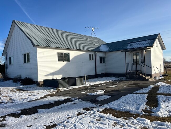 Photo - 725 Sand Creek Rd