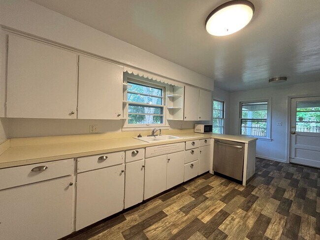 Photo - 3 Bed/ 1 Bath - Single Family Home