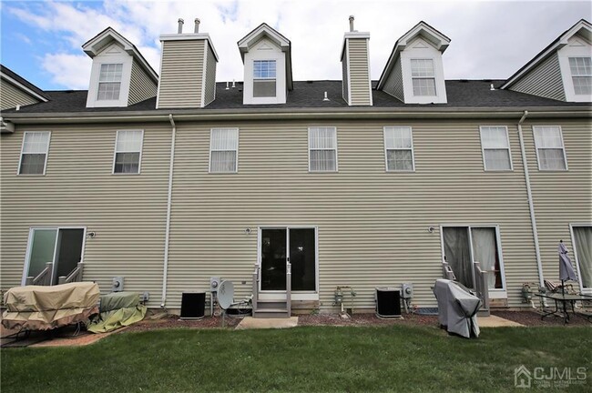 Photo - 1603 Blossom Cir