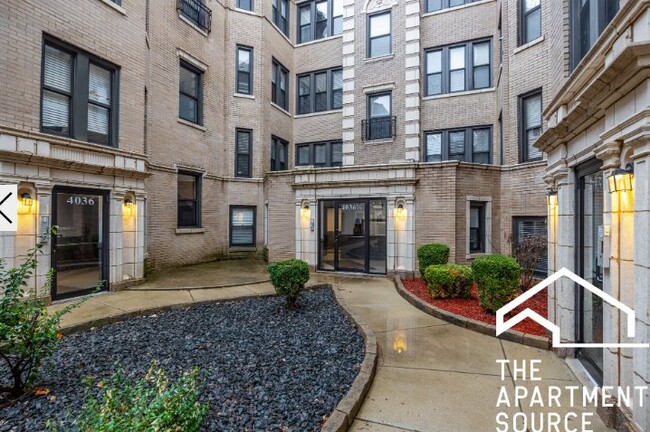 Building Photo - 4036.5 N Ashland Ave