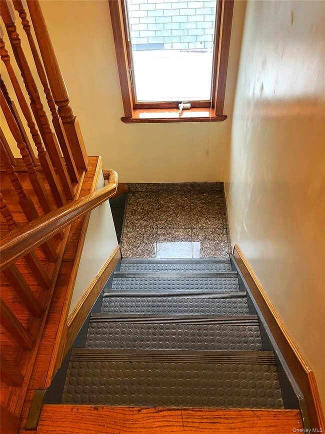 Photo - 164-46 77th Ave
