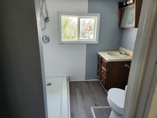 Photo - 2201 W 2nd St