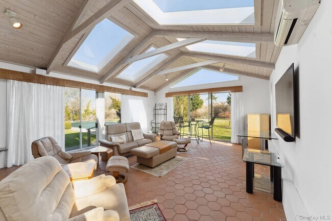 Photo - 62 Bayfield Ln