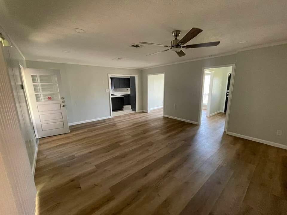 Photo - 11002 Segrest Dr