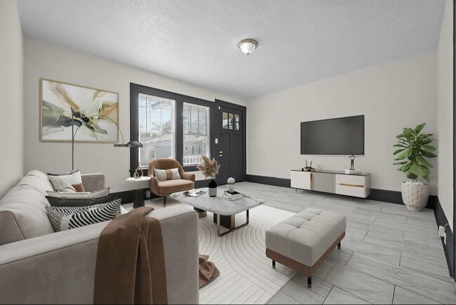 Photo - 2923 Rosselle St