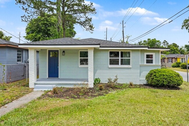 Building Photo - 3 BED | 1 BATH | HUNTER ARMY AIR FIELD
