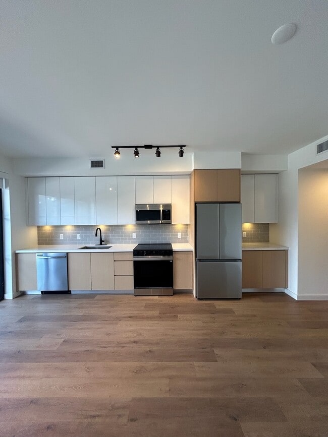 Photo - 1625 NE 124th St