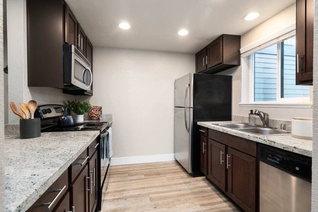 Photo - Larkspur Courts