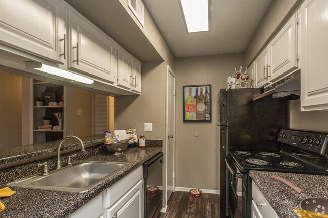 Photo - 1 Month FREE! 1-Bed is Waiting! Unidad 24B1