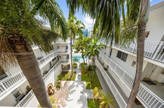 Building Photo - 10001 W Bay Harbor Dr Unit 404
