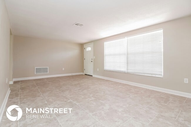 Photo - 7824 Cherrytree Ln