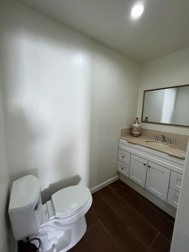 Photo - 13836 Cohasset St