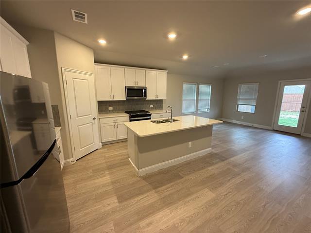 Photo - 702 Williams Wy