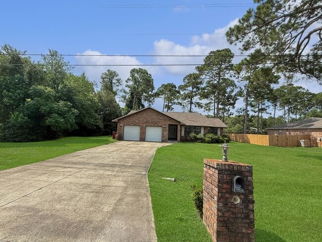 Charming Navarre Home with Hardwood Floors... - Charming Navarre Home with Hardwood Floors...