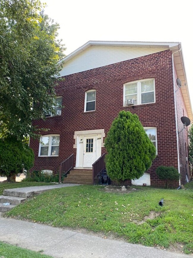 Building Photo - 2460-2460 Benton St Unit 2460 Benton B