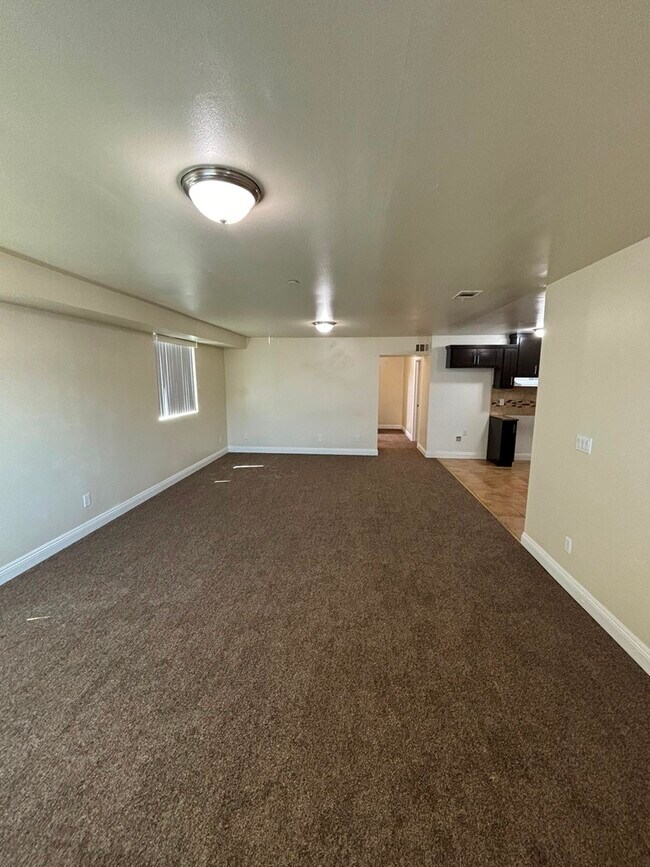 Photo - 739 E 79th St Townhome