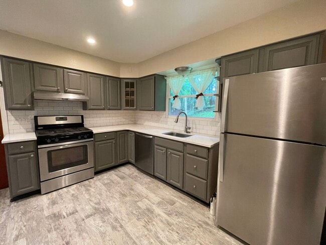 Tastefully Updated 3 Bedroom Home in McCan... - Tastefully Updated 3 Bedroom Home in McCan...