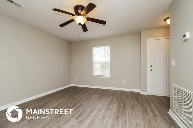 Photo - 448 Dorchester Dr