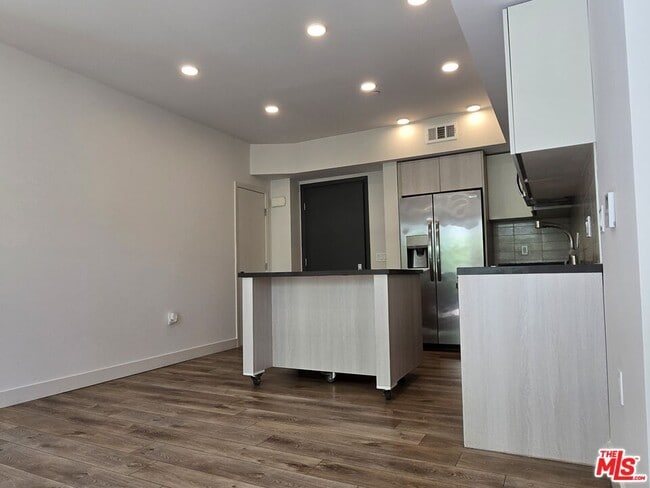 Photo - 740 Ridgeley Dr Unit 204