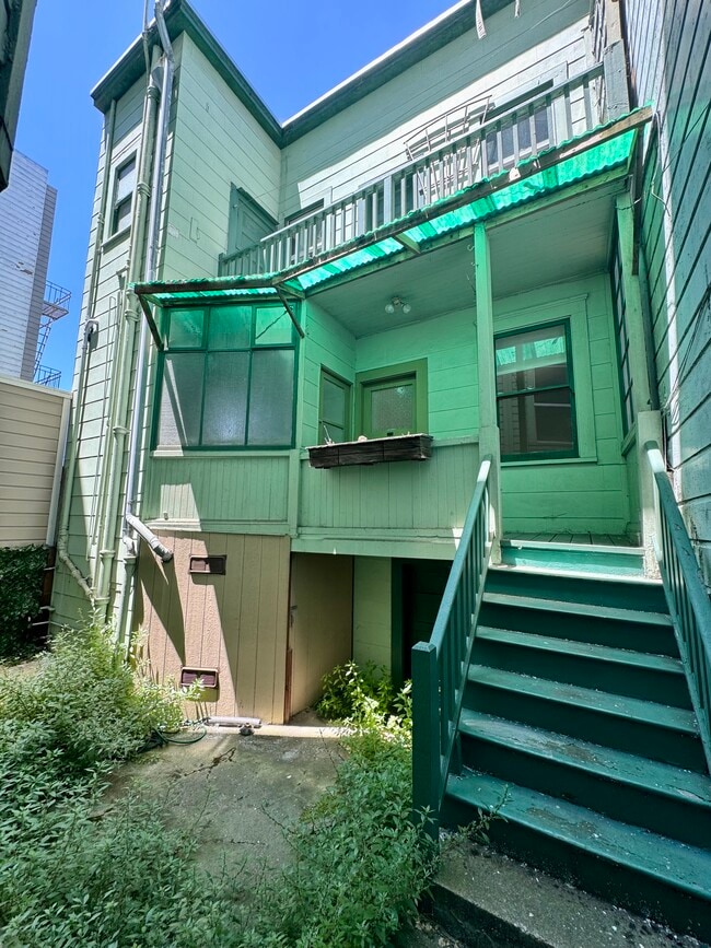 Photo - 1418 Pacific Ave Unidad Back Cottage