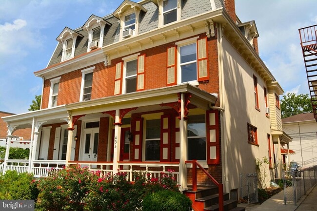 Building Photo - 435 S High St Rental
