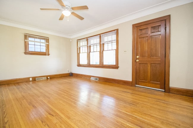 Photo - 3531 Hazelhurst Ave