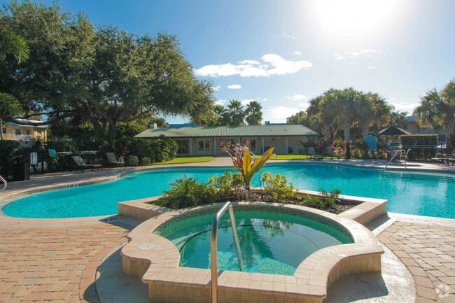 Heated Pool and Spa - Imperial Gardens Rental