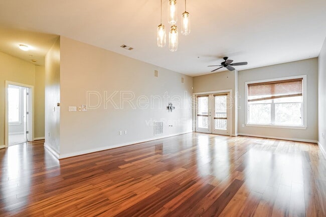 Building Photo - 870 Inman Vlg Pkwy NE Unit 434 434