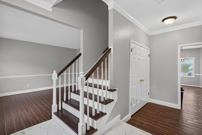 Photo - 898 Gunston Ct