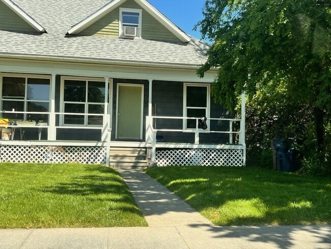 Building Photo - 2521-2523 E Sharp Ave Unit 2523 E. Sharp Ave
