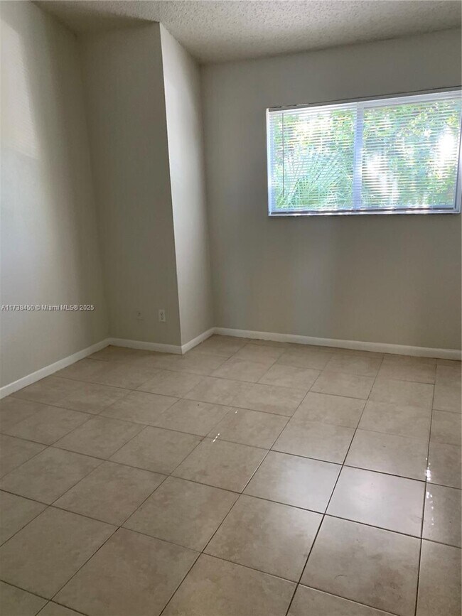 Photo - 3413 NW 44th St Unit 204