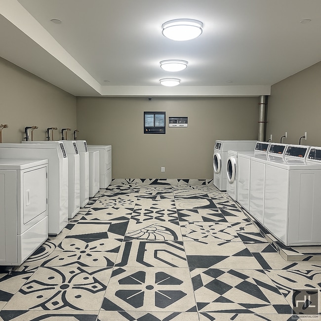 Building Photo - BRUCKNER BOULEVARD Rental