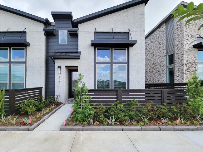 Building Photo - 19730 Riverbed Ln