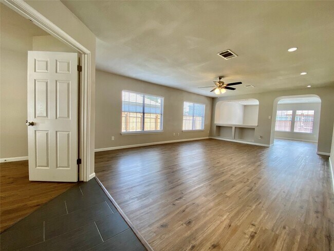 Photo - 3313 Settlement Dr