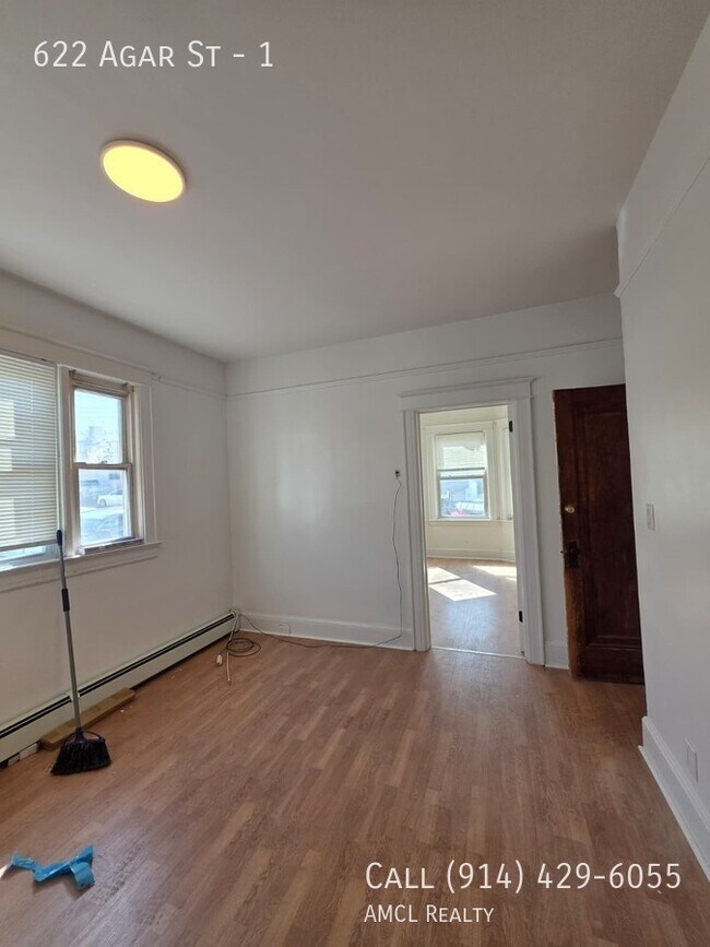 Photo - 622 Agar St Unit 1