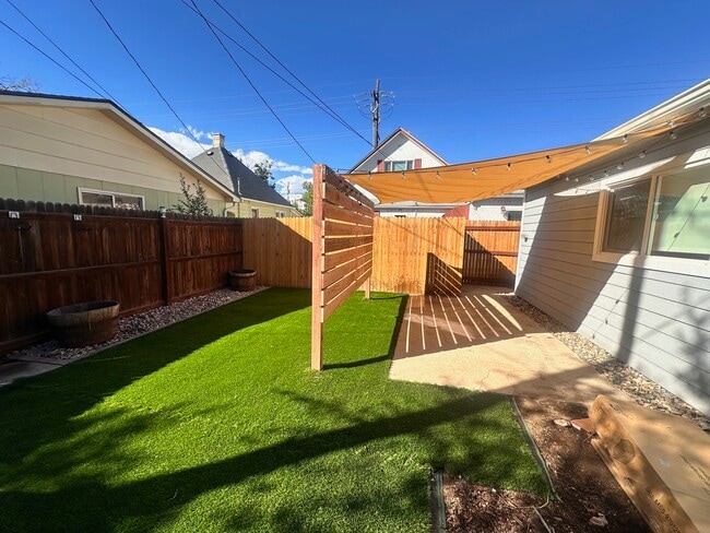 Building Photo - 27 W Las Animas St Unit #B Rental