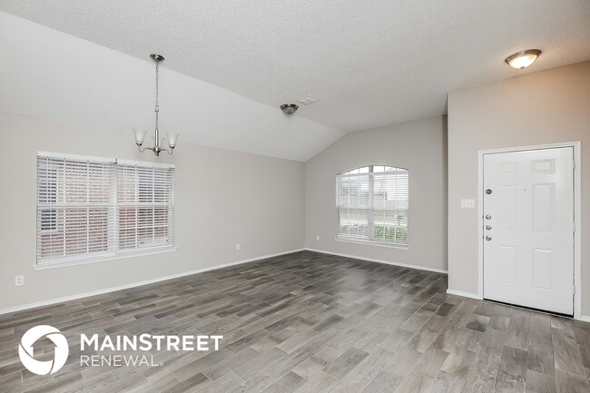 Photo - 7417 Snow Ridge Dr